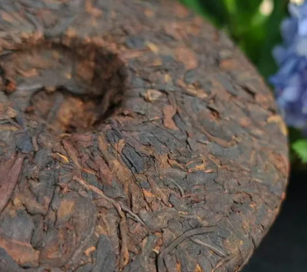 Yunnan Menghai Seven Piece Tea Cake, Shu, 357gr, 2012 - Image 2